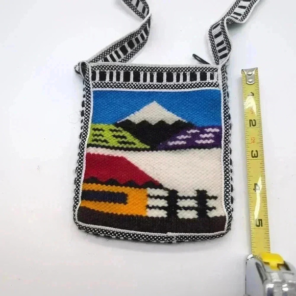 Ecuador Souvenir Purse woven mountain scene - Picture 7 of 7